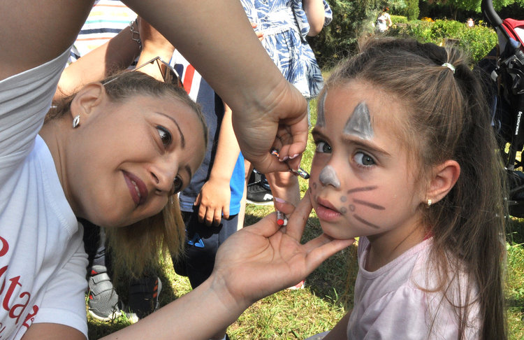 "Кенана" се превърна в алея на забавленията в Деня на детето