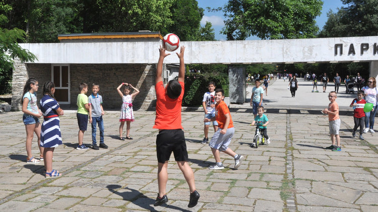 "Кенана" се превърна в алея на забавленията в Деня на детето