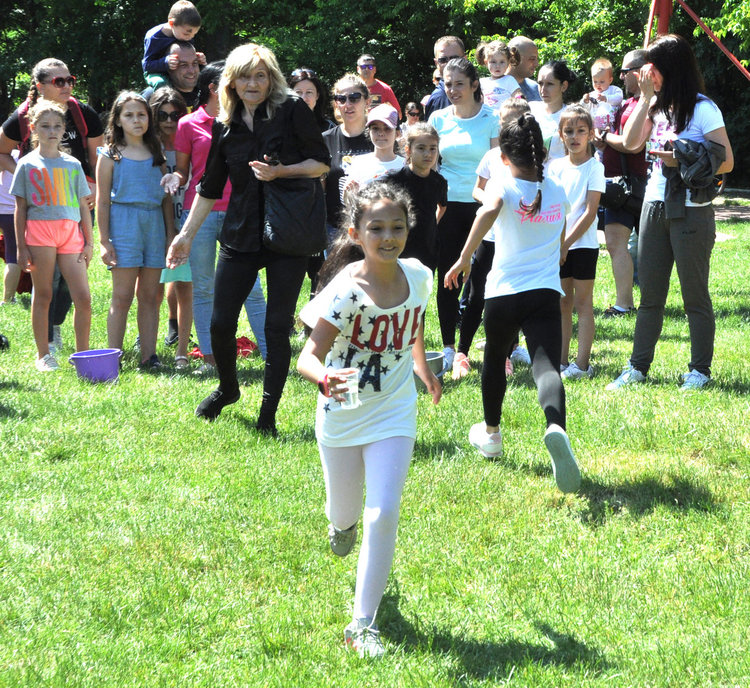 "Кенана" се превърна в алея на забавленията в Деня на детето