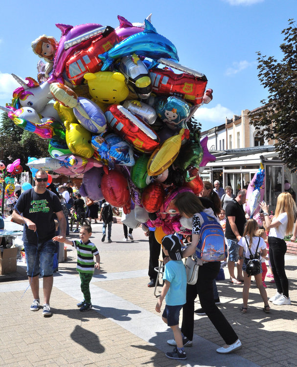 Деца дариха килограми жълти стотинки за Детско отделение