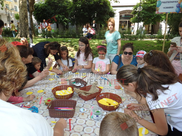 Стотици деца се забавляваха на централната алея в Димитровград за Деня на детето