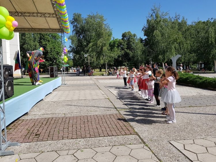 Децата на Първомай се забавляваха на 1 юни