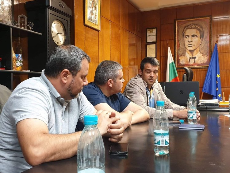 В Пловдив свикаха кризисния щаб, опасност от падащи камъни по пътя Асеновград - Чепеларе