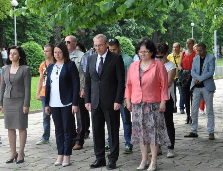 С поднасяне на венци и цветя Кърджали се поклони пред подвига на Христо Ботев и геройски загиналите за България