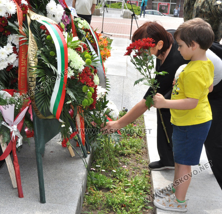 Патриотизмът на Хасково: Официални лица и още 20 граждани на ритуала за Ботев