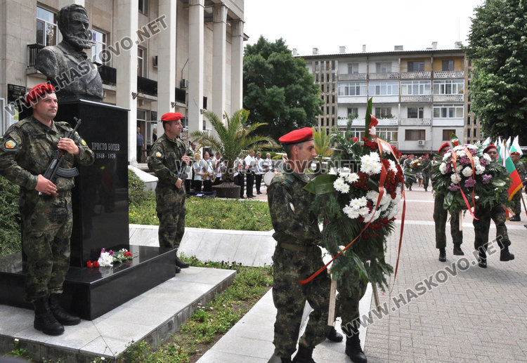 Патриотизмът на Хасково: Официални лица и още 20 граждани на ритуала за Ботев