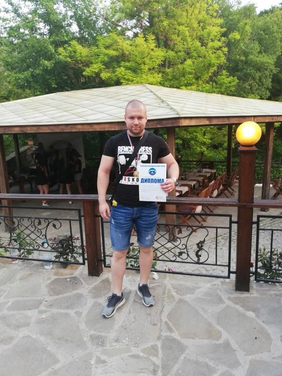 Куп медали за състезателите на "Аякс" от Държавното по силов трибой