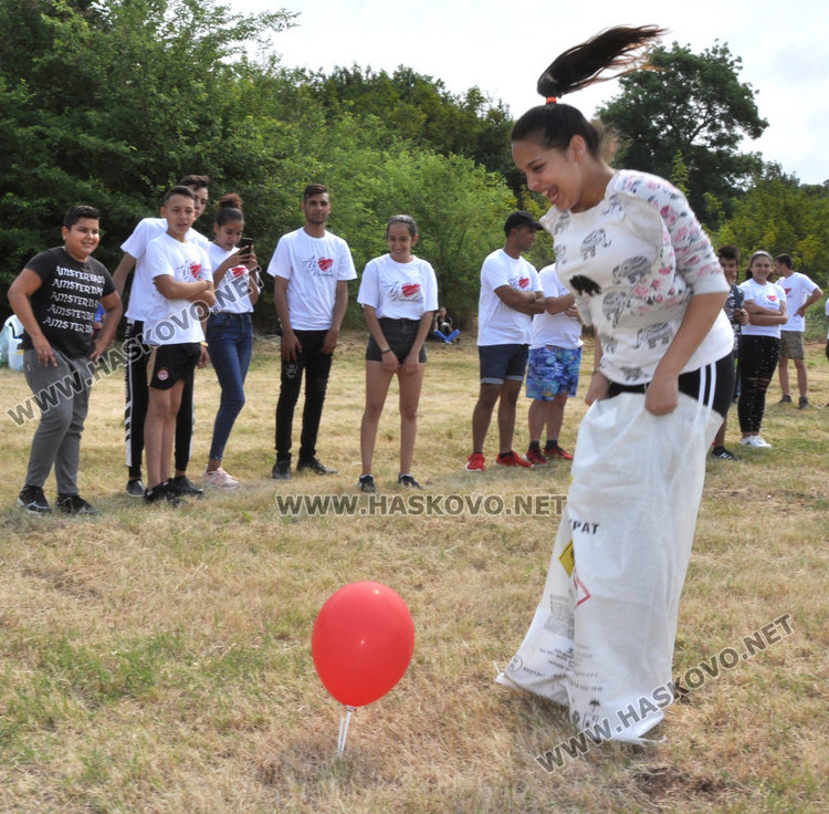 Стотици деца се събраха за празника "Здравей, лято!" край Каснаково