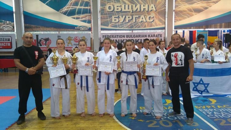 Шест медала за родопски каратеки от международен турнир