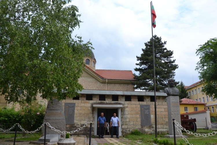 Момчилград почете паметта на загиналите за свобода