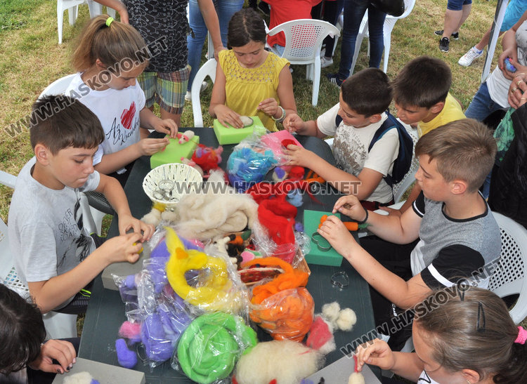 Стотици деца се събраха за празника "Здравей, лято!" край Каснаково