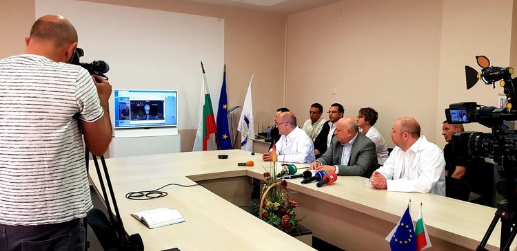 Телемедицинска връзка осъществиха лекари с "Пирогов" в Деня на детето