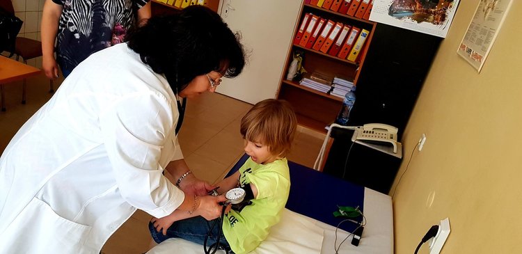 Телемедицинска връзка осъществиха лекари с "Пирогов" в Деня на детето