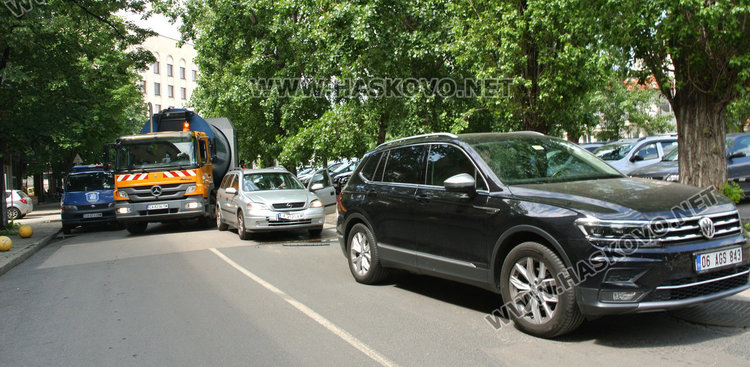 Хасковски Опел се заби в турски Фолксваген до съда