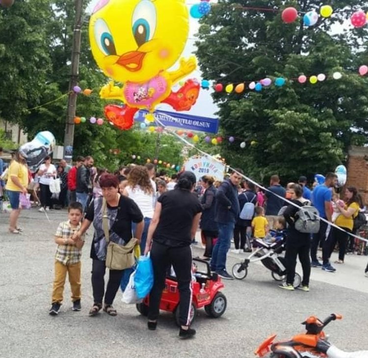 Децата посрещнаха денят „Арефе“ в Чернооченско