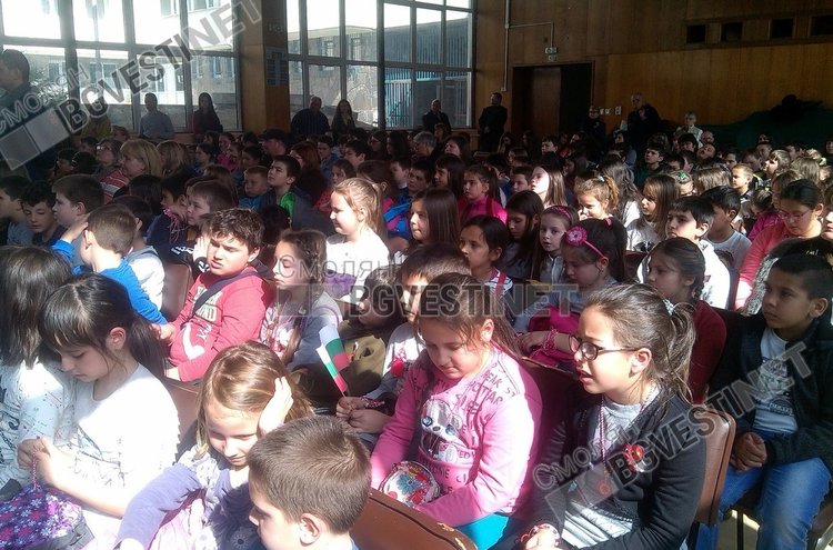 Децата от Смолянска област отново първи в страната по резултати от „малките“ матури