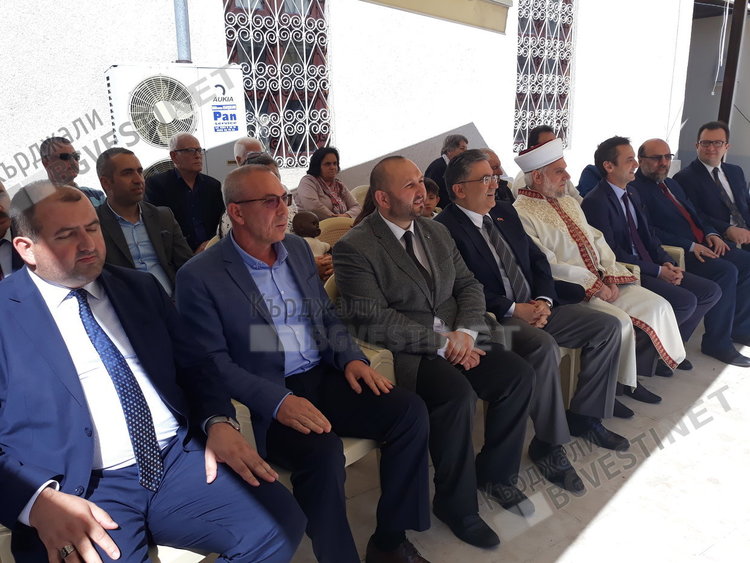 Рамазан Байрам е. Мюсюлманите в Кърджали с обновен храм