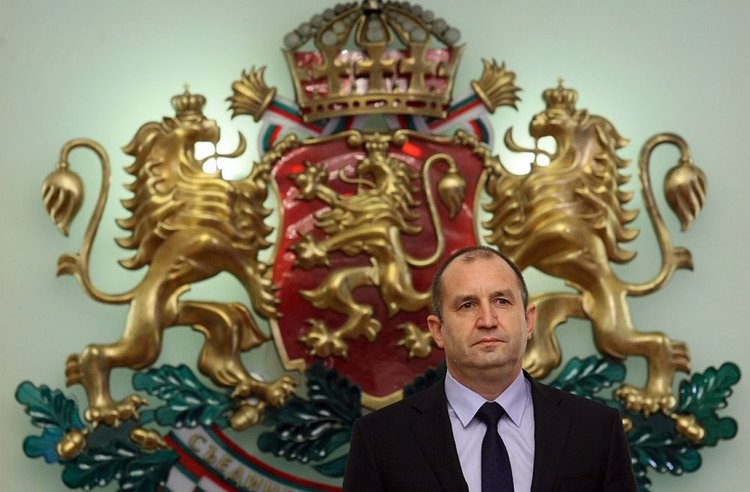 Радев сезира Конституционния съд за промените в Закона за държавната собственост