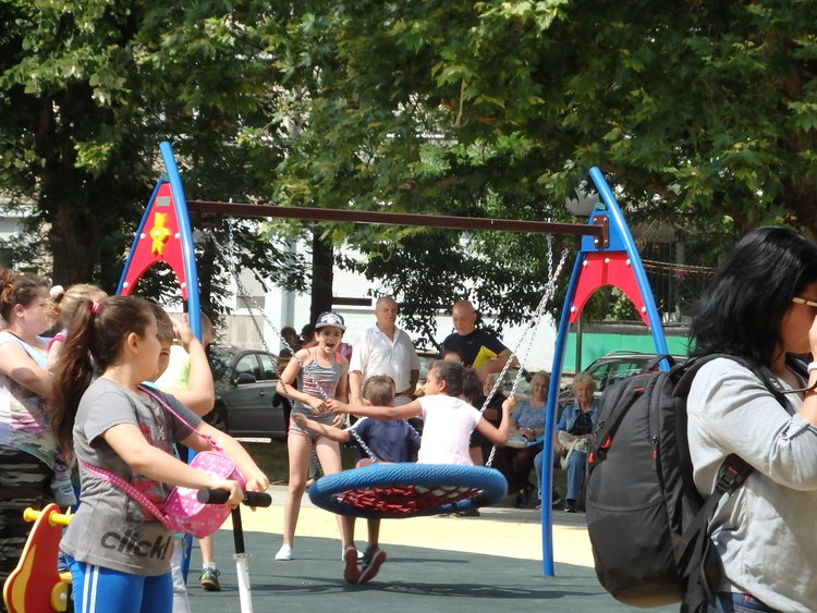 Нова детска площадка бе открита днес в Димитровград