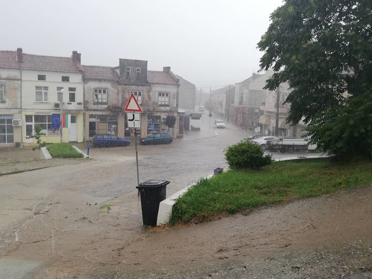 Порой застигна и Ивайловградско /видео/