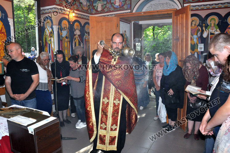 Вечерна литургия във „Възнесение Господне” преди Спасовден