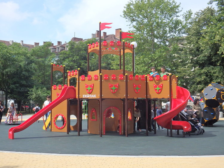 Нова детска площадка бе открита днес в Димитровград