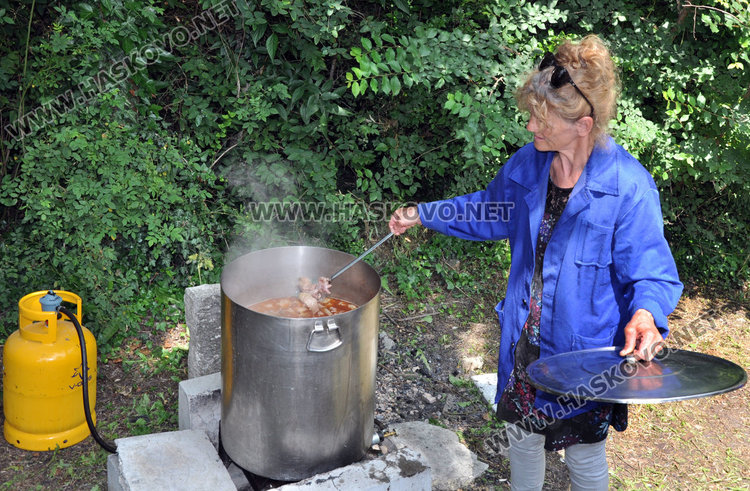 Литийно шествие, водосвет и курбан за Възнесение Господне в Хасково