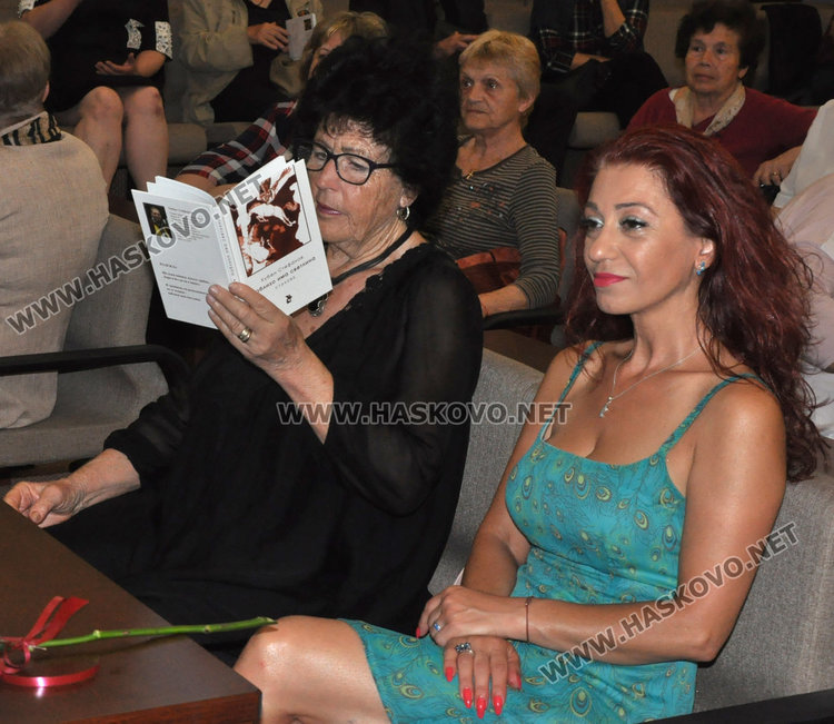 Хубен Стефанов представи новата си поетична книга "Наблизо има светлина"