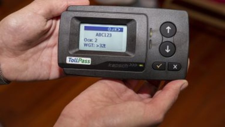 3 евро ще е месечната такса за тол бордовите устройства в тировете