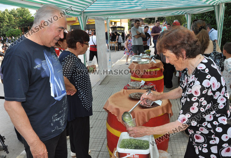 Празник на пуската доведе гости в село Ябълково