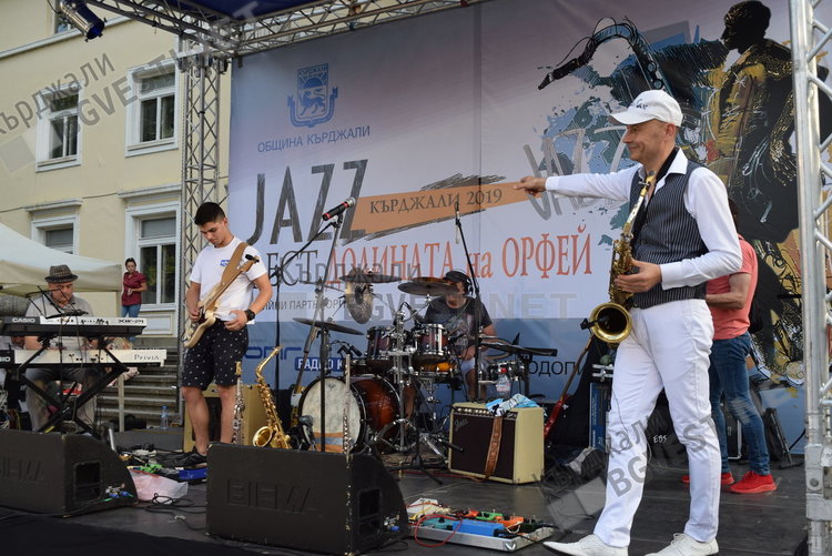 Музиката на Свободата събра кърджалийци пред Дома на културата