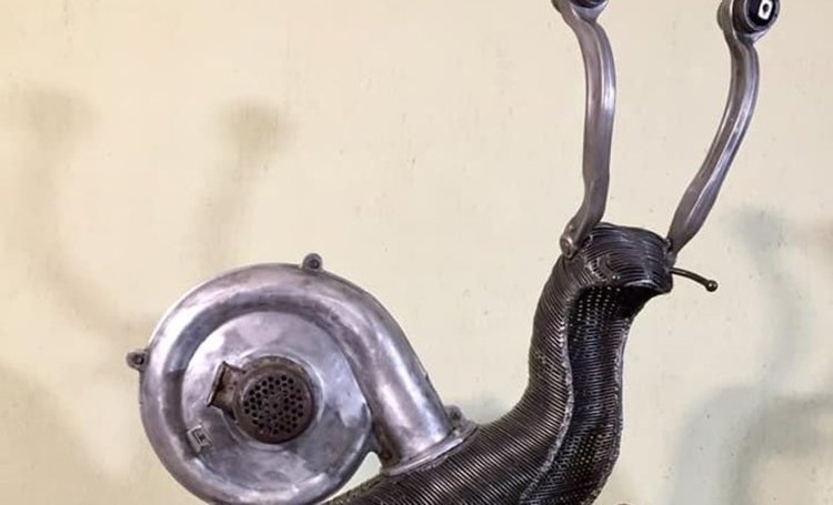 Творец от Родопите с изложба от уникални авторски творби от "старо желязо" в Пловдив