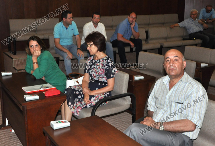 Кредитът за ремонт на спортните бази в Хасково скара кмета и съветниците