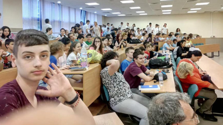 Петокласник от математическата в Хасково със златен медал по информатика