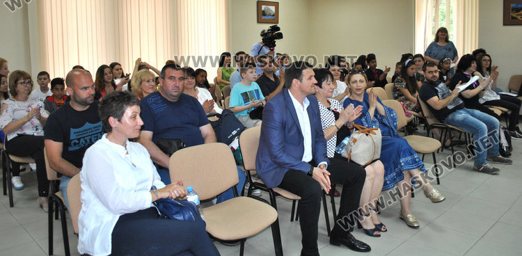 2 димитровградски училища и още 6 от хасковско участваха в националната програма „Работа на полицията в училищата“