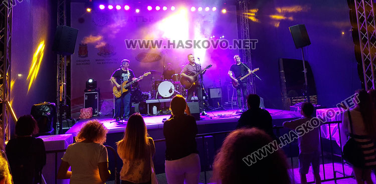 „Остава“ на троен бис затвори първата вечер на „Театър, обичам те!“