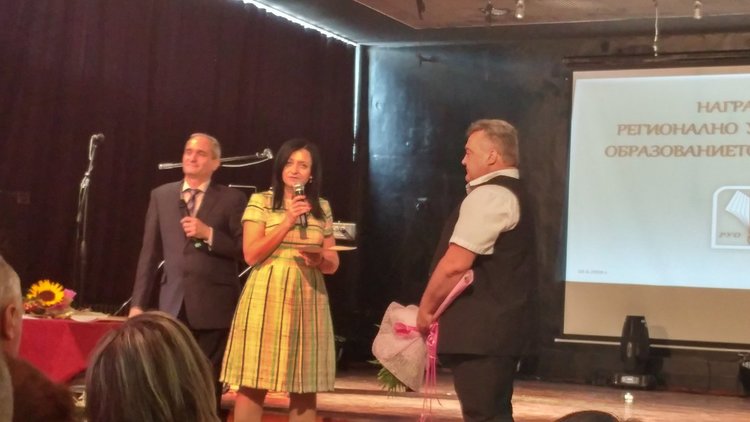 Двама директори и учител от общината получиха отличието "Неофит Рилски"