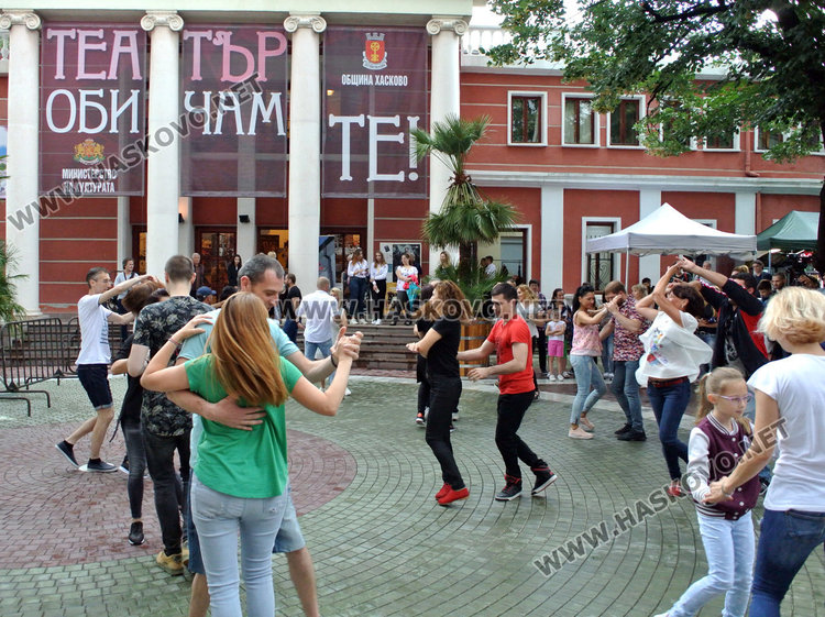 „Остава“ на троен бис затвори първата вечер на „Театър, обичам те!“