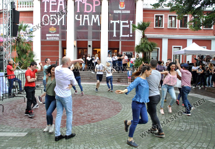 „Остава“ на троен бис затвори първата вечер на „Театър, обичам те!“