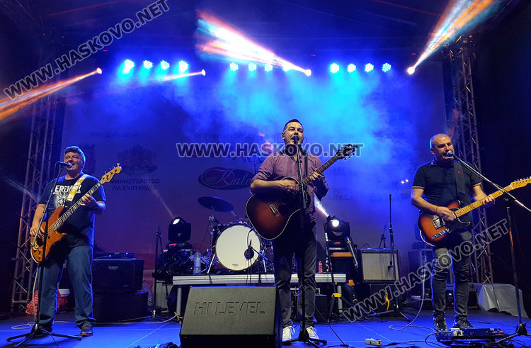 „Остава“ на троен бис затвори първата вечер на „Театър, обичам те!“