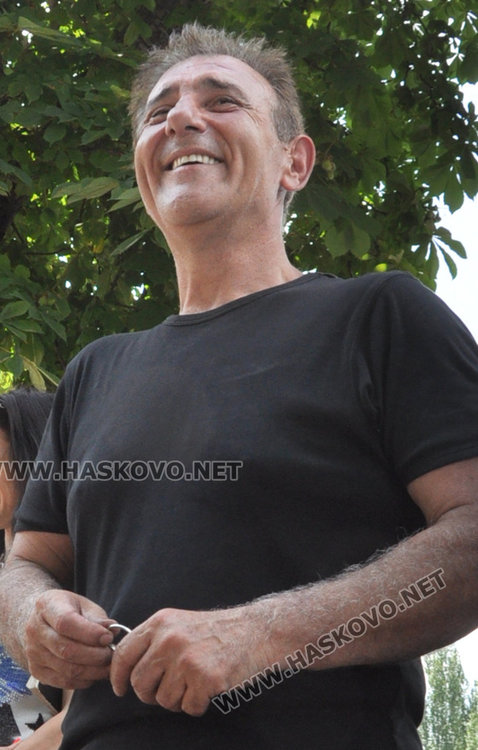 Мерцедес изпуши в движение до Зеленчуковия пазар в Хасково