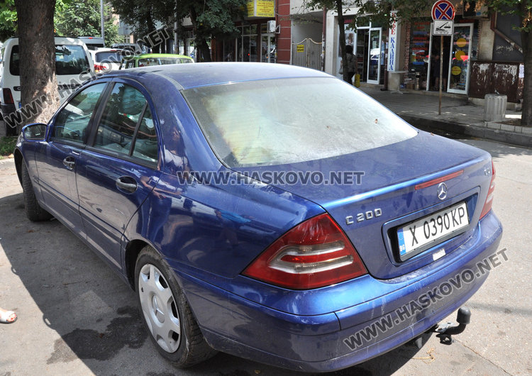 Мерцедес изпуши в движение до Зеленчуковия пазар в Хасково