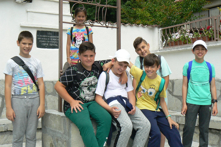 "Компас" с разходка до крепостта "Хисаря" и с предложения за облагородяване