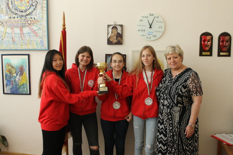 Ботевци спечелиха сребърен медал  на XXX национално състезание на ученическите екипи по първа помощ 