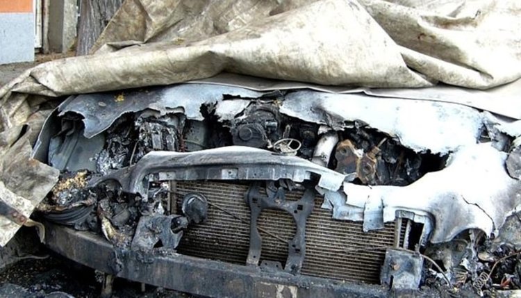 Пожар в гараж в Чорбаджийско, опожарени са автомобил и техника