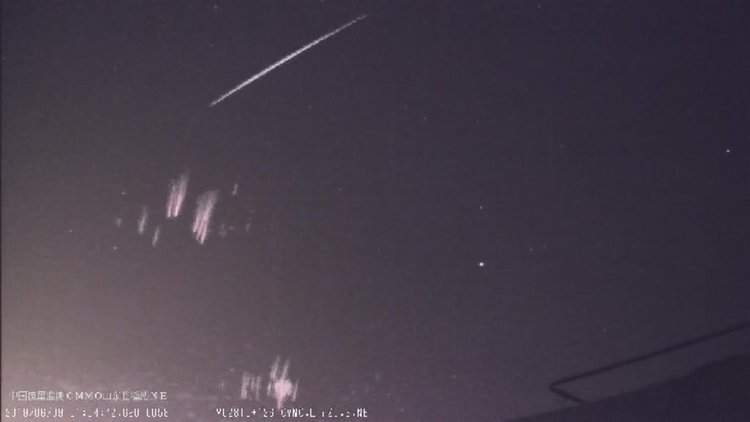 Червени спрайтове в небето над Китай