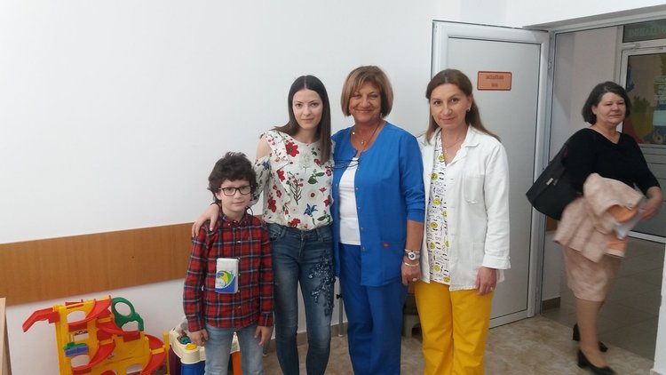 Учениците от Смолян направиха дарение за детското отделение в областната болница