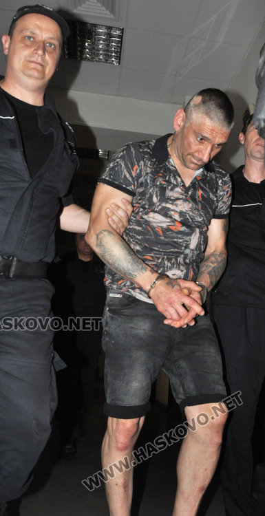 Задържаха Руснака за палежа на БМВ-то на бившата му жена