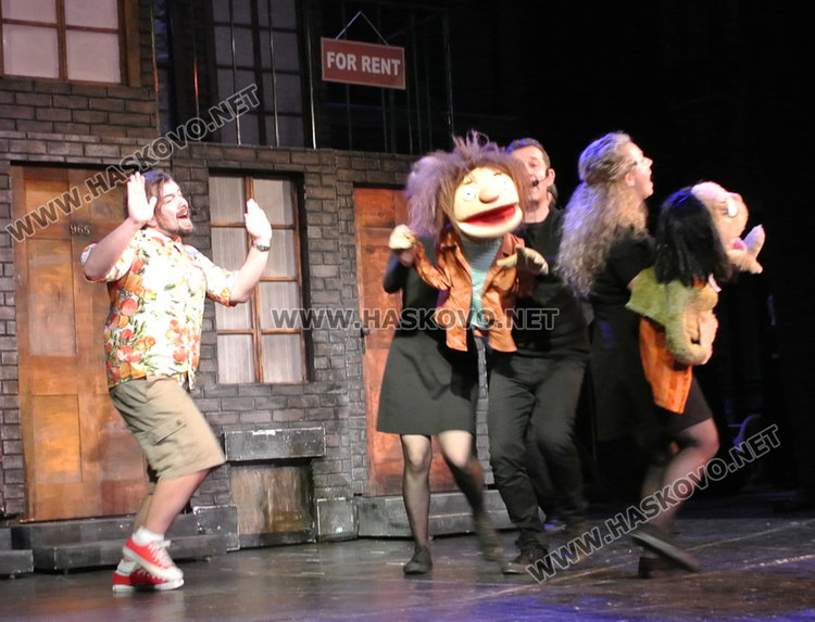 „Театър, обичам те!“ с благотворителна кауза за млади таланти