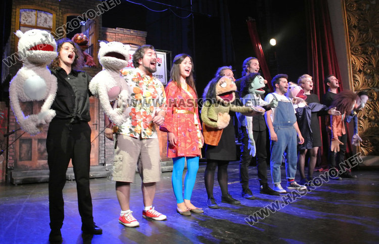 „Театър, обичам те!“ с благотворителна кауза за млади таланти